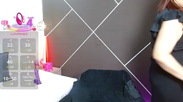 ScarletHott  online show from 10/24/25, 11:31