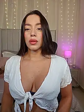 Snapshot of AriadnaTaylor chatting on 05/22/26, 06:28 AriadnaTaylor online show from 05/22/26, 06:28