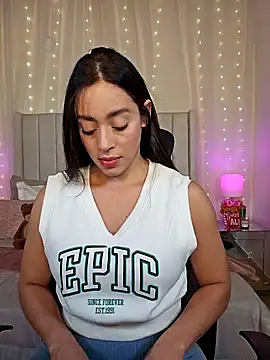 AriadnaTaylor online show from 12/15/25, 05:52