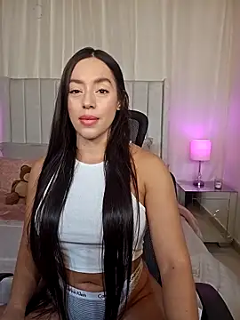 Snapshot of AriadnaTaylor chatting on 05/03/26, 01:04 AriadnaTaylor online show from 05/03/26, 01:04