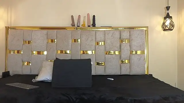 shantall 05 online show from 11/01/25, 07:19