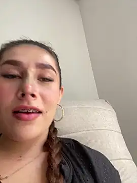 Snapshot of Isa_Villamarin chatting on 09/22/25, 03:29 Isa Villamarin online show from 09/22/25, 03:29