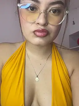 Isa Villamarin online show from 03/07/26, 02:11