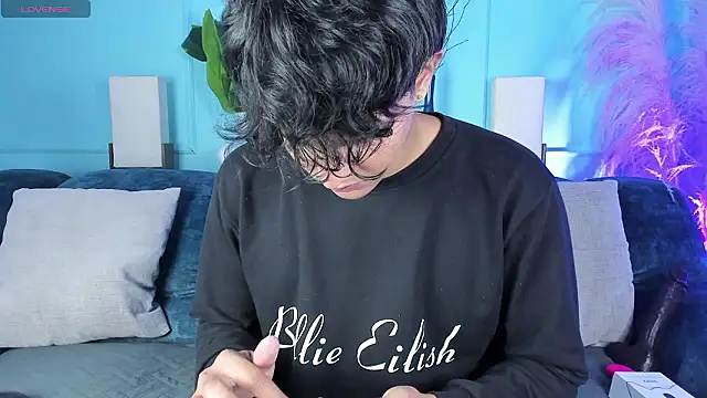 Leo Savage  online show from 01/07/26, 03:33