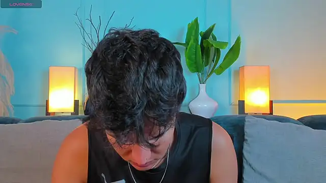 Leo Savage  online show from 04/07/26, 04:58