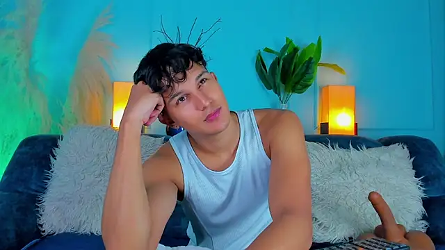 Leo Savage  online show from 02/18/26, 03:59