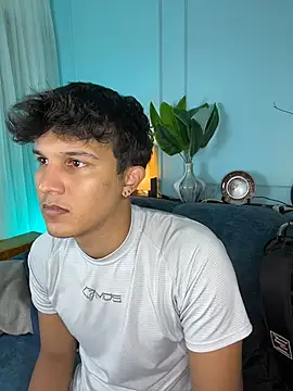 Leo Savage  online show from 03/27/26, 03:48