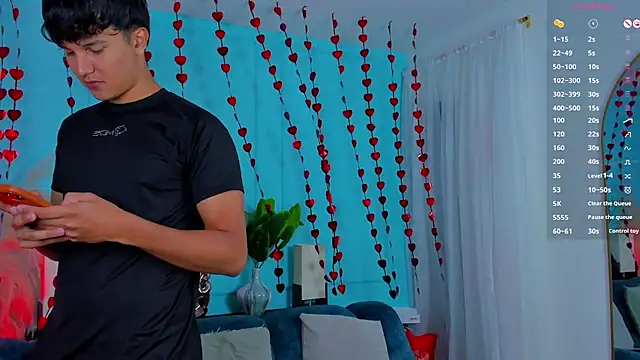 Leo Savage  online show from 02/09/26, 04:32