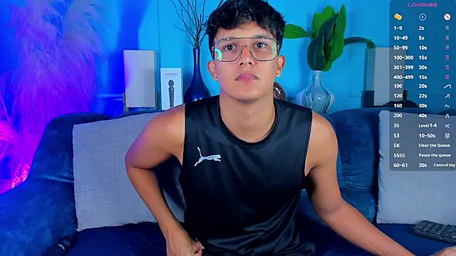 Leo Savage  online show from 01/17/26, 03:43