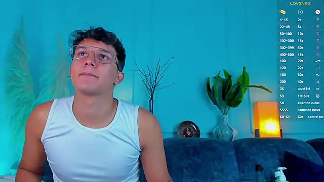 Leo Savage  online show from 02/23/26, 03:30