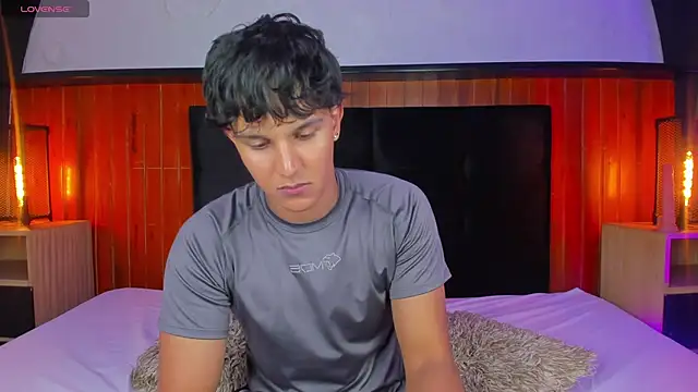 Leo Savage  online show from 09/22/25, 08:04