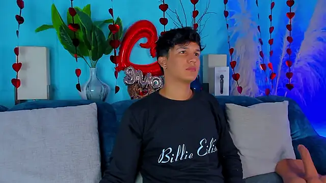 Leo Savage  online show from 02/06/26, 03:46