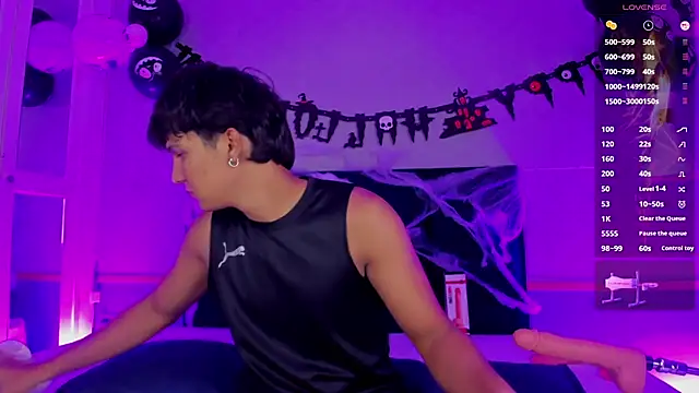 Leo Savage  online show from 10/22/25, 03:39