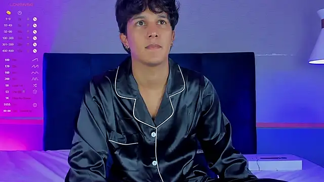 Leo Savage  online show from 11/11/25, 04:07