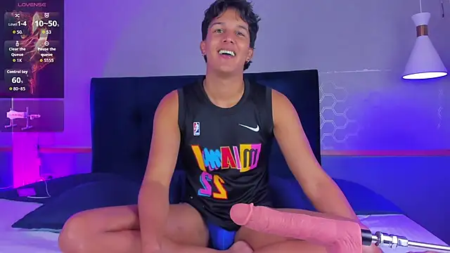 Leo Savage  online show from 09/27/25, 04:18