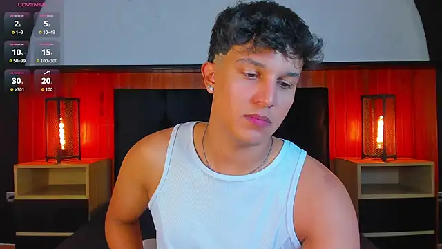 Snapshot of Leo_Savage_ chatting on 06/10/26, 04:24 Leo Savage online show from 06/10/26, 04:24