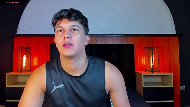Snapshot of Leo_Savage_ chatting on 06/06/26, 04:17 Leo Savage online show from 06/06/26, 04:17