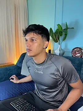 Leo Savage  online show from 04/01/26, 04:03