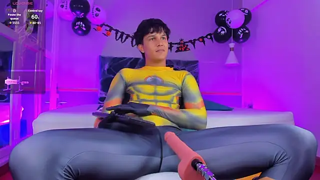 Leo Savage  online show from 10/13/25, 04:25