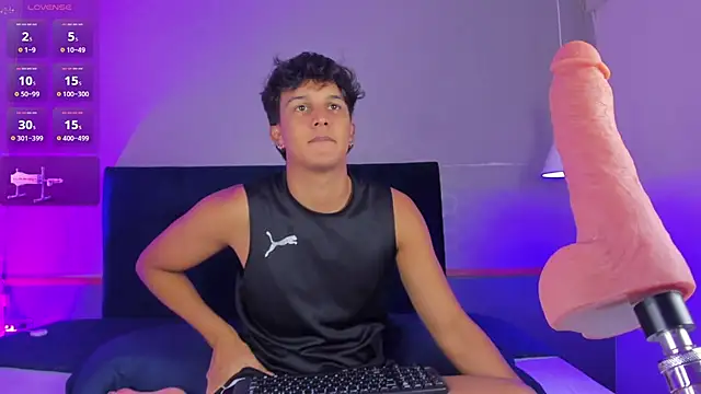 Leo Savage  online show from 10/01/25, 04:06