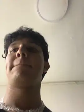 Leo Savage  online show from 10/07/25, 03:51