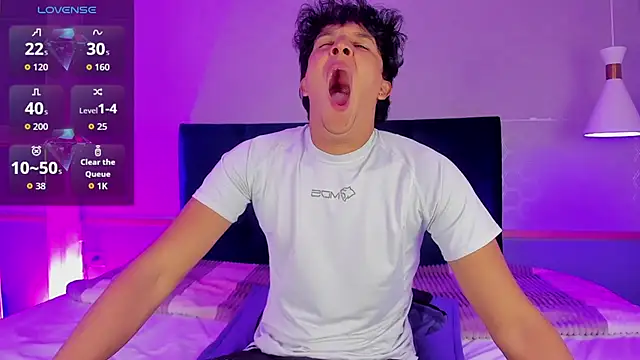 Leo Savage  online show from 09/09/25, 04:11