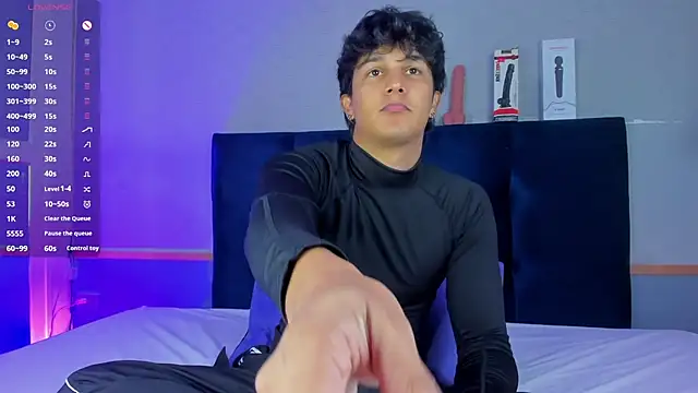 Leo Savage  online show from 11/14/25, 03:54