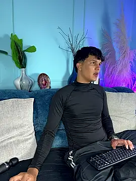 Leo Savage  online show from 01/18/26, 03:10