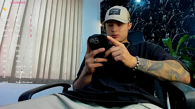 Alexander ferre online show from 10/03/25, 01:34