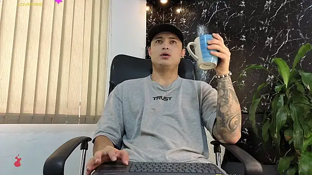 Alexander ferre online show from 02/16/26, 01:32