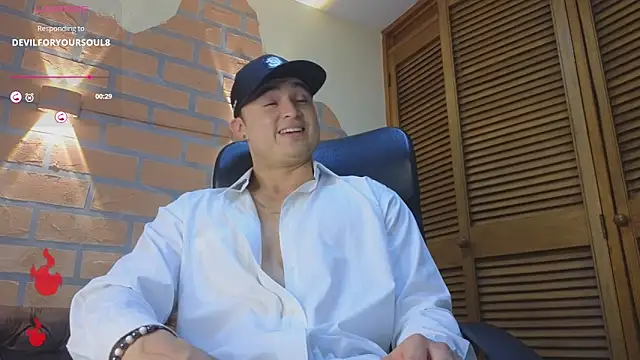 Snapshot of Alexander_ferre chatting on 05/17/26, 03:17 Alexander ferre online show from 05/17/26, 03:17