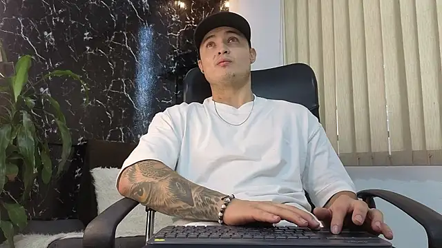 Alexander ferre online show from 02/11/26, 01:22