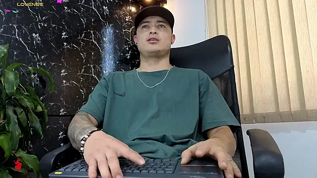 Alexander ferre online show from 03/02/26, 01:40