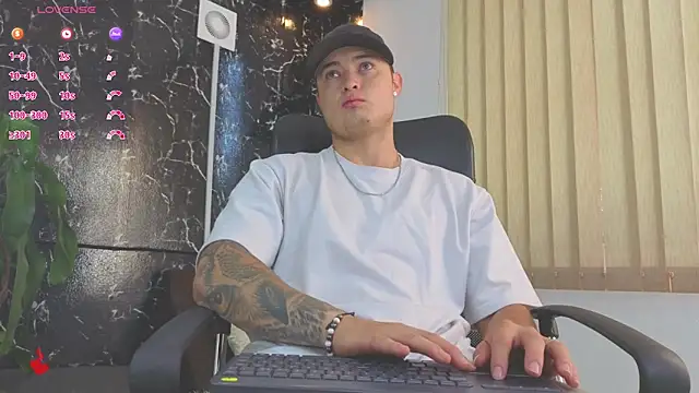 Alexander ferre online show from 04/12/26, 01:58