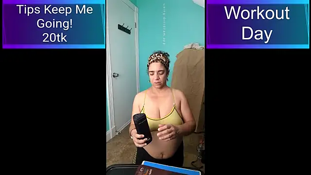 Snapshot of nsfwismorefun chatting on 09/19/25, 10:25 nsfwismorefun online show from 09/19/25, 10:25