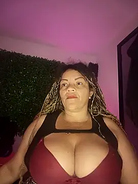Snapshot of Eva_Luxei chatting on 10/05/25, 11:39 Eva Luxei online show from 10/05/25, 11:39