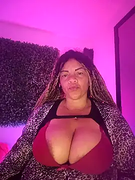 Snapshot of Eva_Luxei chatting on 09/16/25, 12:17 Eva Luxei online show from 09/16/25, 12:17