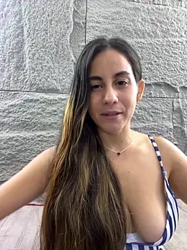Snapshot of CamileX chatting on 10/16/25, 01:41 CamileX online show from 10/16/25, 01:41