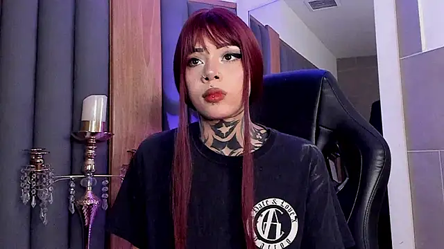 misstomie  online show from 09/17/25, 09:39