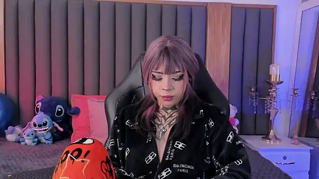 misstomie  online show from 11/07/25, 05:34