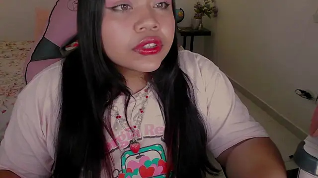 Snapshot of Juicy_elenxx chatting on 09/19/25, 10:03 Juicy elenxx online show from 09/19/25, 10:03