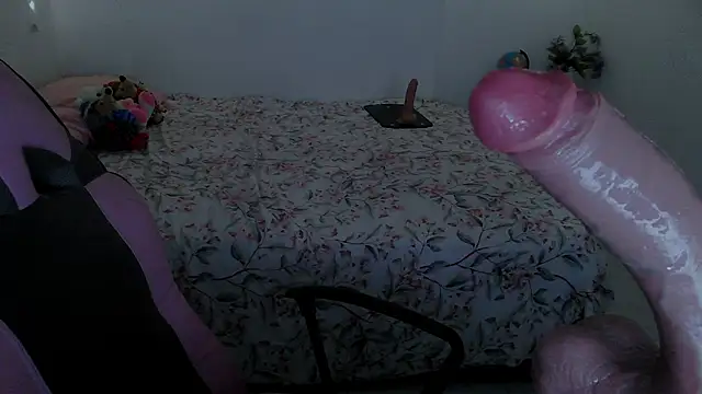 Snapshot of Juicy_elenxx chatting on 10/14/25, 08:42 Juicy elenxx online show from 10/14/25, 08:42