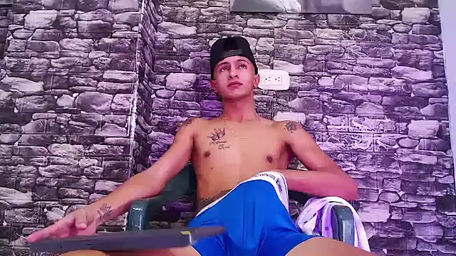 gustavo saaled19  online show from 10/25/25, 02:39