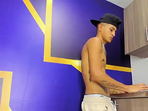 gustavo saaled19  online show from 09/26/25, 07:43