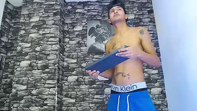 gustavo saaled19  online show from 10/12/25, 03:24