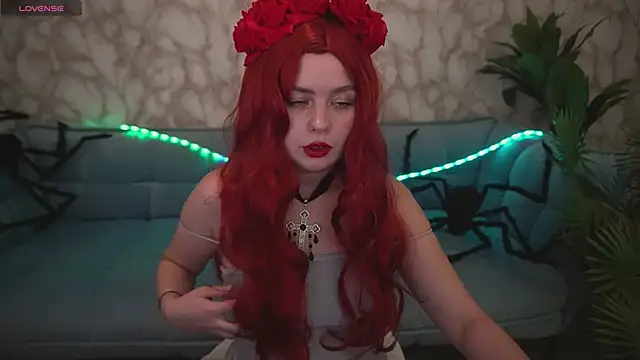 RedDoll  online show from 10/29/25, 07:35