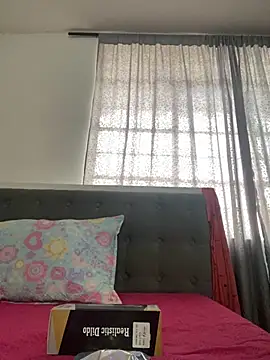 Snapshot of AntonellaCute_ab chatting on 09/22/25, 10:27 AntonellaCute ab online show from 09/22/25, 10:27