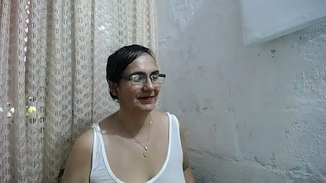 gabbyparker  online show from 11/20/25, 09:47