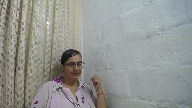gabbyparker  online show from 04/25/26, 11:24