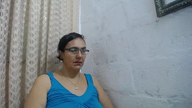 gabbyparker  online show from 06/06/26, 07:46